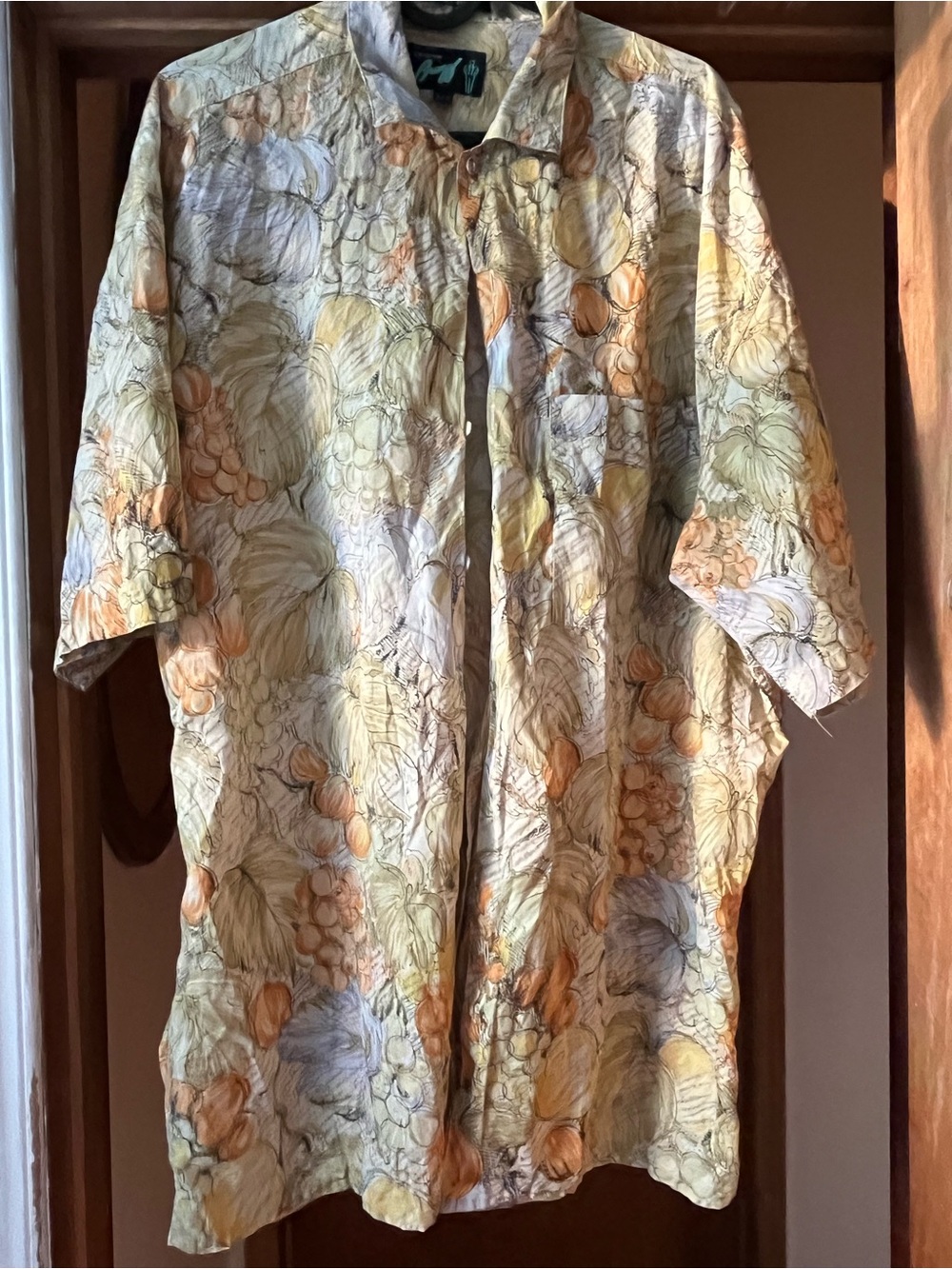 Vintage Montreal Men's Short-Sleeve Button Shirt in Pastel Floral Print